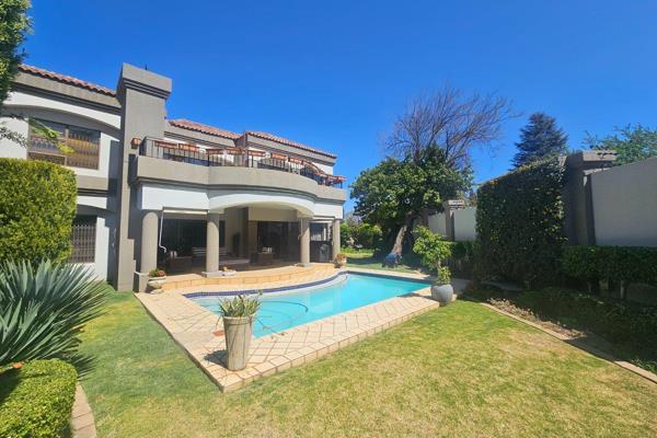 Stunning cluster home situated in secure road closure and gated complex.
Offering 4 well-appointed bedrooms, with 2 en-suite ...