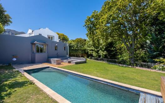 4 Bedroom House for sale in Constantia