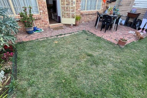 Situated in the heart of Annlin , a beautiful residential area that has easy access to Main roads-Sefako Makgatho drive, Public ...