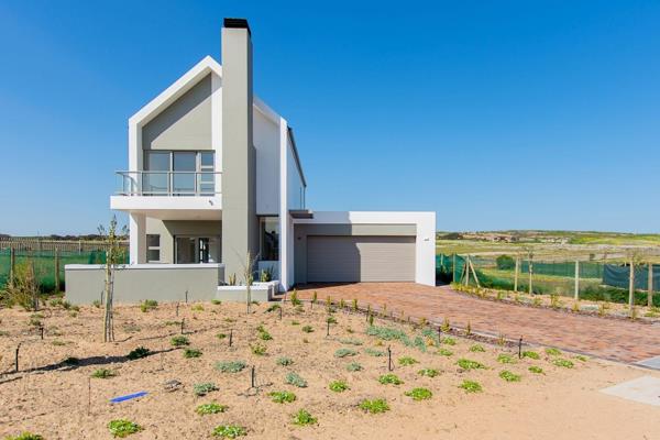 Located in the scenic Langebaan Country Estate, this brand-new north-facing 2-bedroom double-storey home embodies stylish elegance.
The ...