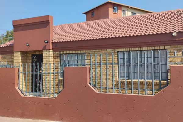 A well-maintain face-brick house for sale in Danville, Pretoria.
This property for sale is close to all amenities and its situated in a ...