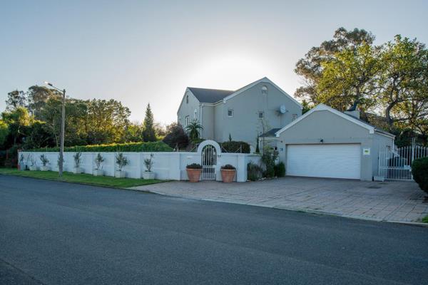 JOINT MANDATE IN DIE BOORD

This sunny northern front house is situated in a sought ...