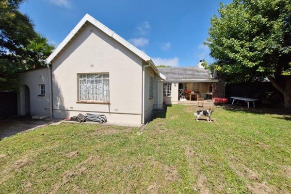 Available 1 October

Pet friendly

3 Bedroom

2 Bathroom

Kitchen

Living Area

Fireplace

Outside covered braai

Wendy ...