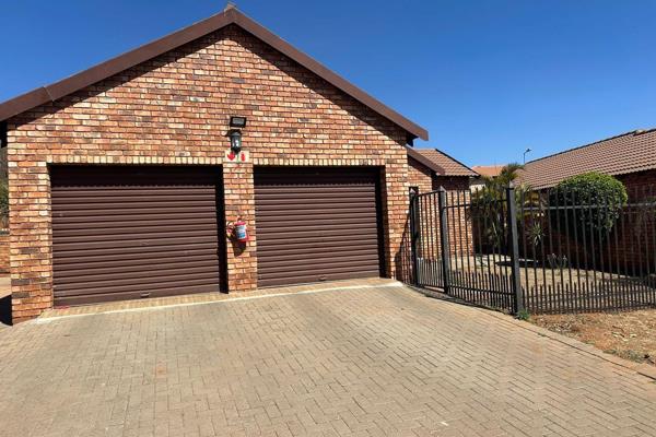 AMANDASIG 

PRETORIA NORTH
FULL TITLE FREE STANDING HOUSE IS A SECURITY DEVELOPMENT

HOUSE 140 sqm
STAND 503 sqm
Rates ...