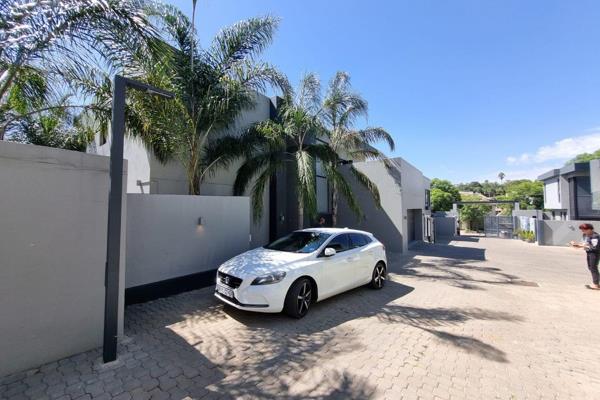 &#177;635 Sqm 4 Bedroom Upmarket Property, Sandown, Sandton

Situated at 41D Edward ...