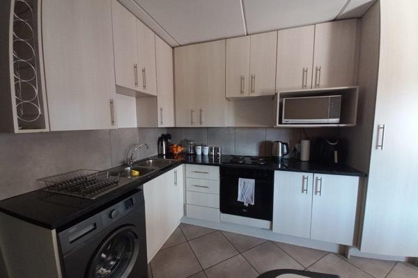 This cosy 2 bedroom unit is an excellent place to call home and what&#39;s more there is ...