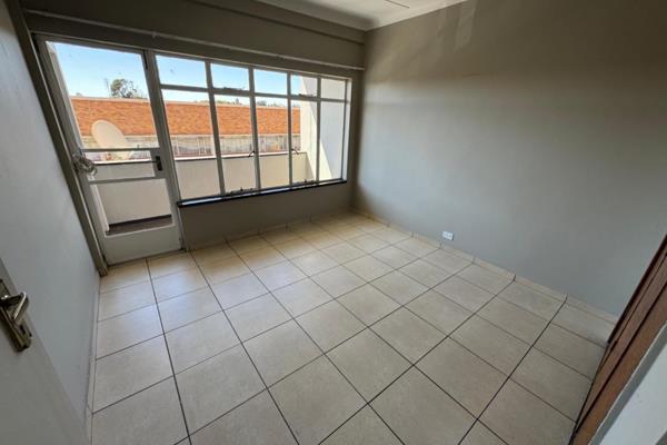 Affordable 1-bedroom flat in Daman Court, conveniently located in Witbank Central, opposite the municipal offices. This property is ...