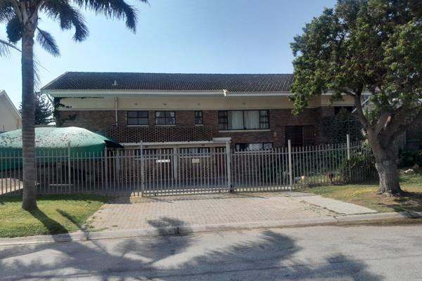 A Bachelor flat to rent in a very secured place in Summerstrand for single person who is responsible and courteous.This accommodation ...