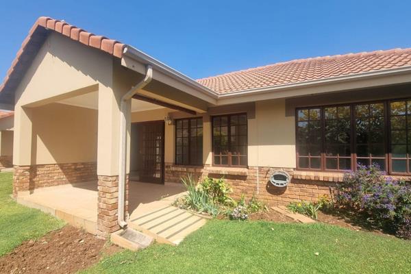 Salt &amp; Pepper homes present this townhouse to rent in Zambezi Aftree Oord / Retirement Village. 

ONLY FOR 50+ years 

The property ...