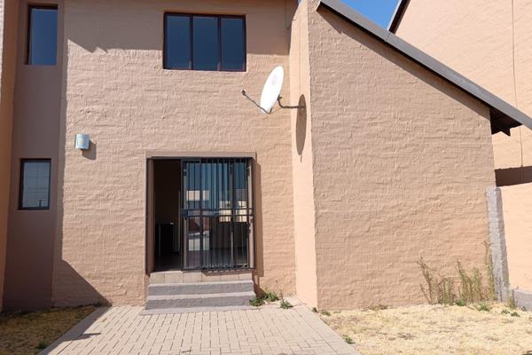 Carlswald creek, 9th road, carlswald creek, midrand

2 bedrooms
1 full bathroom
open plan kitchen/ livingroom
private garden
1 ...