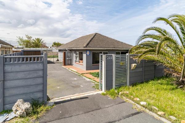 Nestled in a peaceful corner of Athlone. This centrally located property is conveniently close to local butchers, petrol stations, and ...