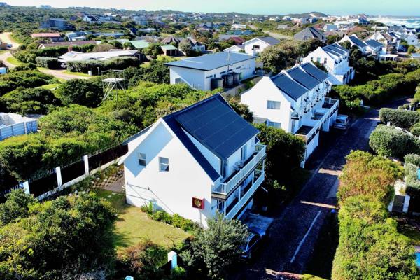 Duiker Cottage, located in picturesque Cape St Francis, is now for sale. This charming ...