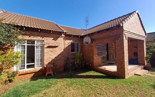 2 Bedroom Townhouse for sale in Equestria