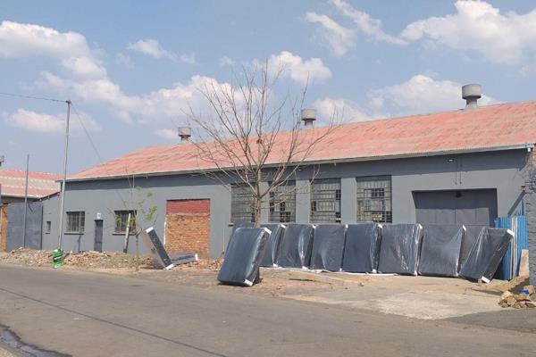 This 385m&#178; warehouse, available for lease in Wychwood, Germiston, is centrally ...