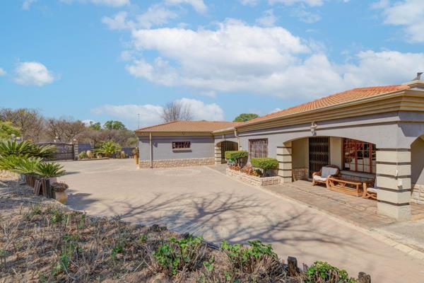 Looking for a luxurious home in President Park, Midrand? This stunning 5-bedroom, 3-bathroom stand-alone fully furnished mansion ...