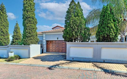 4 Bedroom House for sale in Kyalami