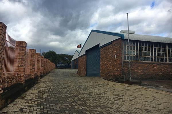 Industrial warehouse to let with enclosed yard space

R 29 970 p/m
Pricing excludes VAT, water, electricity and municipal costs

Size - ...