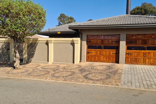 Modern 3-Bedroom Family Home with Exceptional Features

Step into this stunning 3-bedroom, 2-bathroom family home designed for both ...