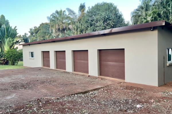 Situated 10Km outside Tzaneen in the quite residential town of Politsi.
Convert the 170m2 well built building with ease into two ...