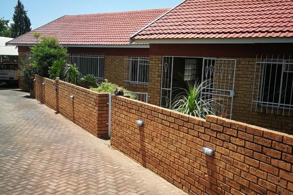 Say Hello to this Beautiful 5 bedroom house for rent in the Heart of Randpoort, Ideal for big families and great for entertaining ...