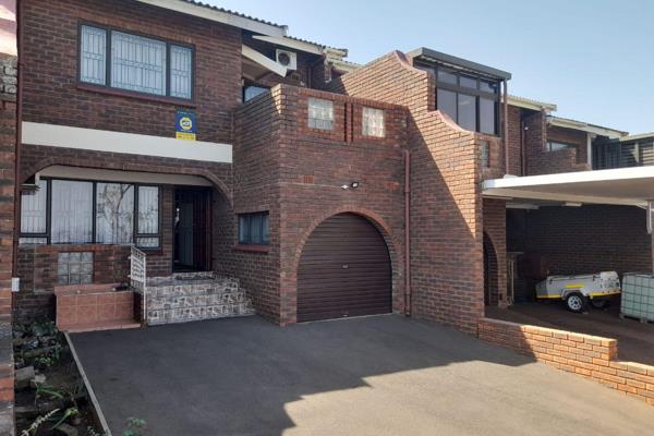 This serene 3-bedroom double storey townhouse provides the ideal family home with ample living space featuring a separate kitchen ...