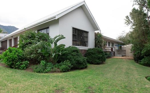 4 Bedroom House for sale in Swellendam