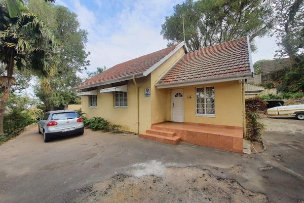 3 Bedrooms | 2 Bathrooms | Swimming Pool | 1 Self-contained cottages | Generously sized ...