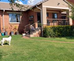 Townhouse for sale in Mooikloof Ridge