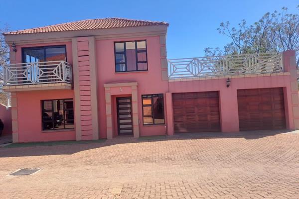 Townhouse to rent in Polokwane Central.

Available 1 February 2025 for occupation.
This townhouse offers 3 bedrooms which are upstairs. ...