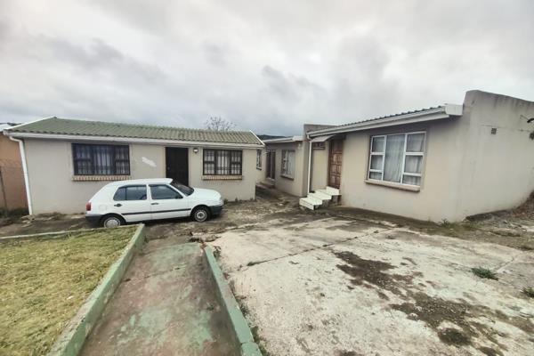 Luthando Gxashe Properties presents this property with 2 spacious bedrooms, a lounge, a kitchen and a bathroom. The house has built-in ...