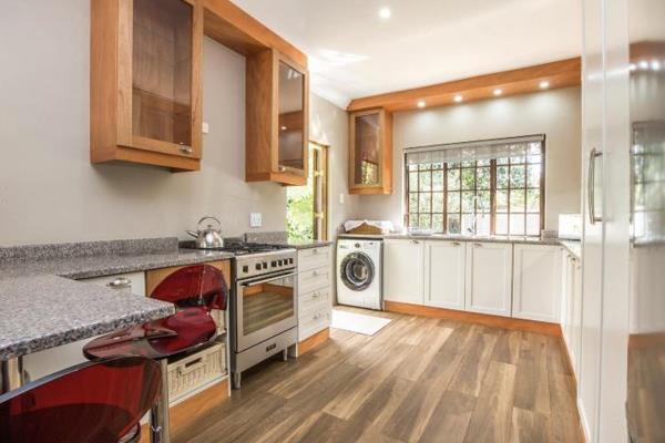 Perfect for digital Nomads - European Landlord knows your needs.

Luxury large 1 Bedroom Garden Cottage to Let in Winston Park. ...