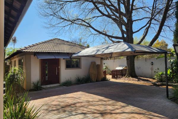 2 Bedroom, 1 Bathroom Garden Cottage/ flat to rent in Benoni.
Very spacious main bedroom.
Private garden. 
Pet Friendly.
Waterproof ...