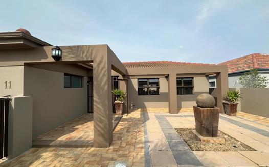 3 Bedroom House for sale in Gordons Bay Central