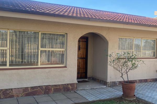 For Sale: Immaculate 3-Bedroom Home with 2-Bedroom Flatlet in Bronkhorstspruit!

This stunning property, set on a large ...