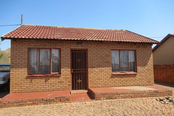 2 bedroom house  for sale in Mamelodi Ext,4

This property is ideal for a small family ! The property is close to Police station ...