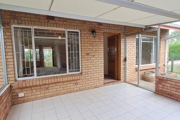 This neat two bedroom unit is well situated at Amberfield. The unit comprises a lounge / diningroom, kitchen, two bedrooms both with ...