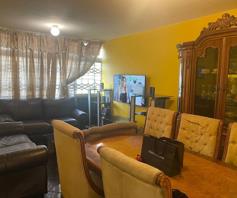 Apartment / Flat for sale in Sunnyside