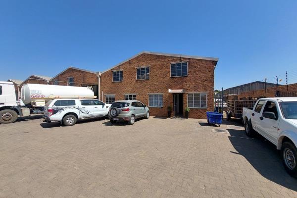 264M2 Factory Space to Let with adjoining yard of approximately 150m2 accessed via large side shutter. The unit is well maintained with ...