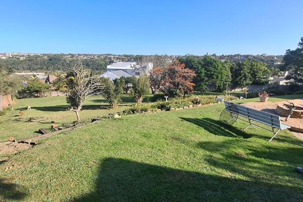 Prime plot in Reynold&#39;s View, Beacon Bay.  A rare find !

This stunning level plot of approximately 1 100 square metres is ...