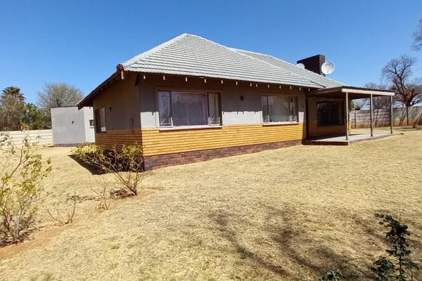 3 Bedroom house near pre-primary &amp; primary school in Merriespruit:
1 bathroom with bath, basin, and shower,
Separate ...