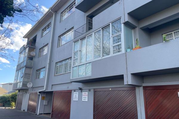 For Sale: Spacious 2-Bedroom Apartment in Oakdale, Bellville

This charming 101m&#178; unit located on the second floor offers a ...