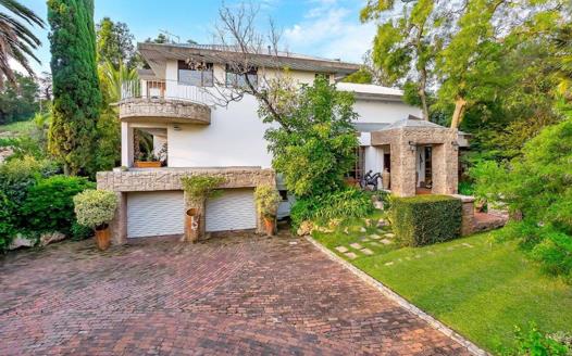 4 Bedroom House for sale in Westcliff