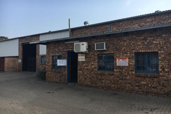 Large industrial warehouse, well located on with off street parking and truck access

R45 078.00 p/m
Pricing excludes VAT, water ...