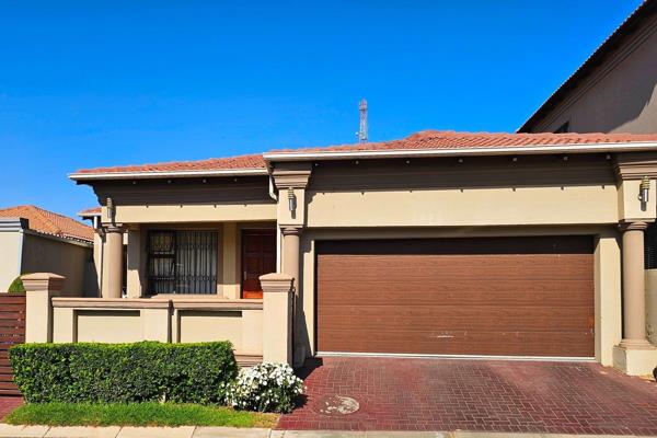 Simplex property in an immaculate condition
Massive 3 Bedrooms, Open plan Kitchen, dinning and Lounge, Patio with in-built Braai ...