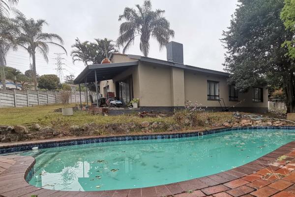 This spacious 4bedroom , 2 bathroom property is available to let in the tranquil and safe neighborhood of Farningham Ridge, Pinetown. ...