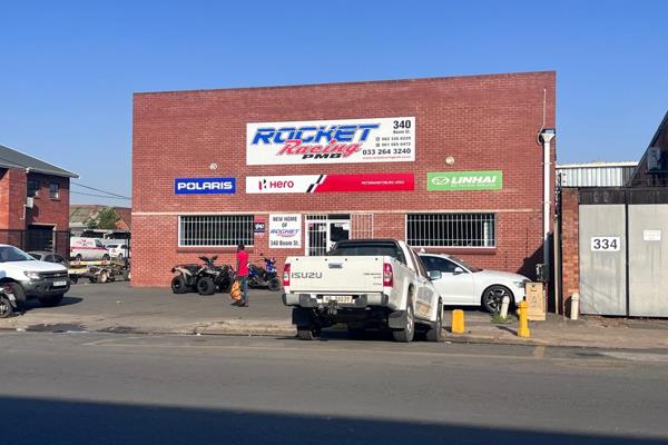 424 sqm Factory Shop / Workshop on Pietermaritzburg&#39;s busy Boom Street. This property has great visibility and would suit any motor ...