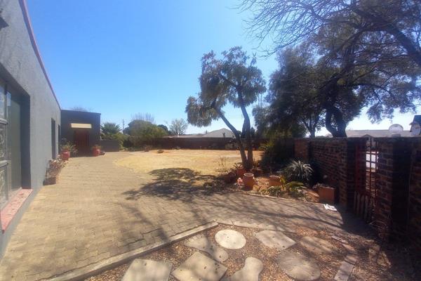 Looking for the perfect home for your big family? This spacious five-bedroom, three-bathroom house in the heart of Rensburg is ideal ...