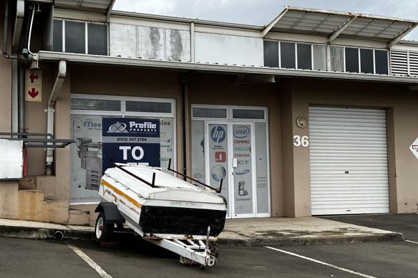 Oldfield Park unit of 147SQM, perfect for an up and coming started business, or as an investment . 
Roller garage door. 
This unit has ...