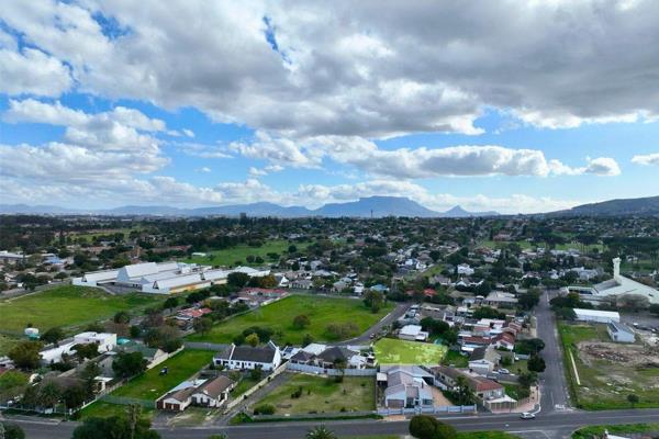 This expansive 908m&#178; vacant land in the sought-after Oak Glen, Bellville, provides ...