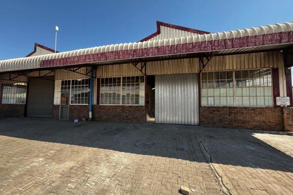 Available immediately for lease, this 750m&#178; factory in Anderbolt is situated in a ...